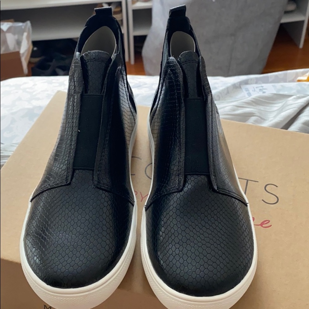 MATISSE LOVE WORN BLACK SNAKE 6.5